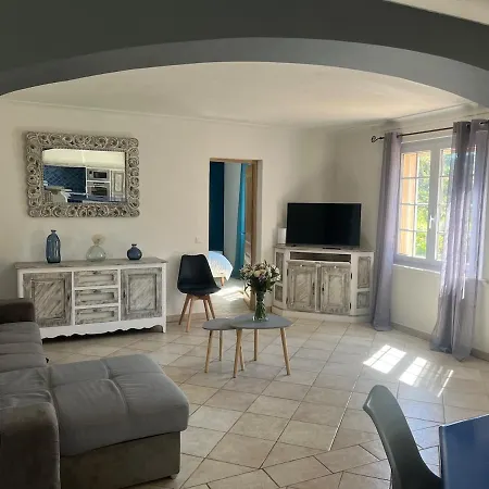 Maison Calme Au Coeur Des Vignes Tatil Evi Cogolin